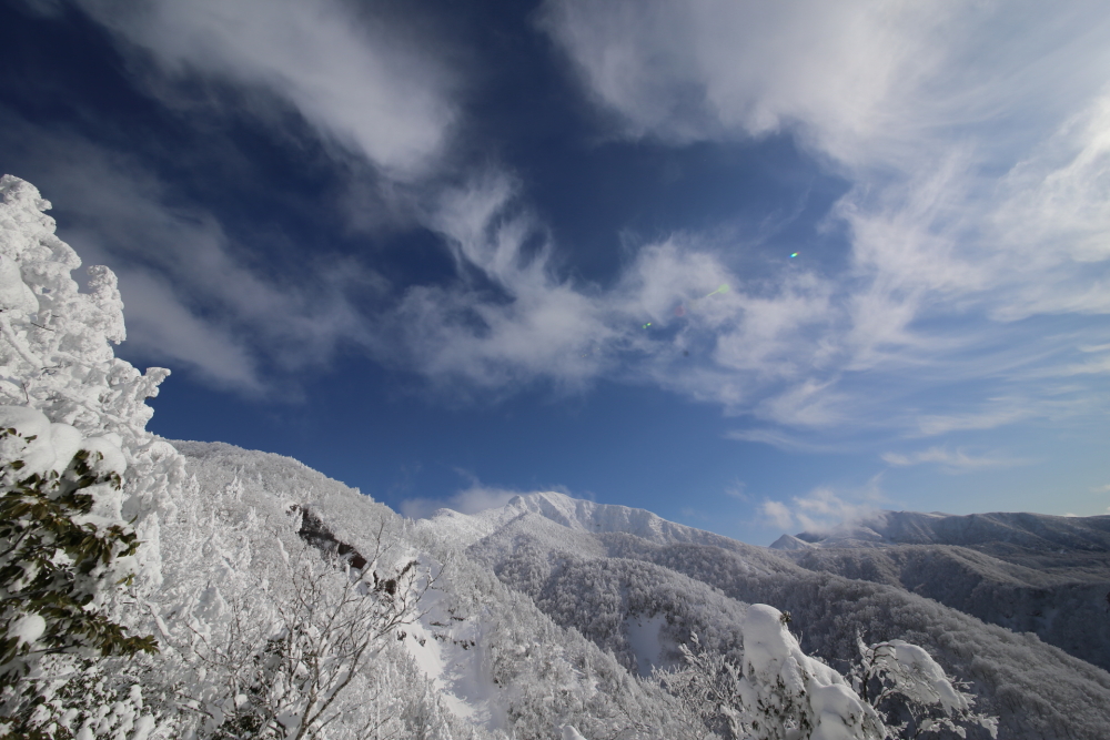 茶臼岳の裏手の冬山登山